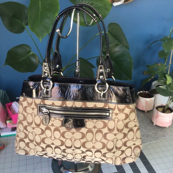 Coach Penelope Brown Black and Tan Signature Shoulder Magnetic Snap Shoulder Bag - Picture 1 of 11